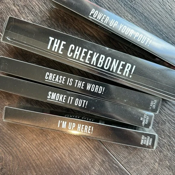 Smashbox Brushes 5 Count NWT New Blush, eye, lip, brow, smudge, smoke red black - Picture 2 of 8